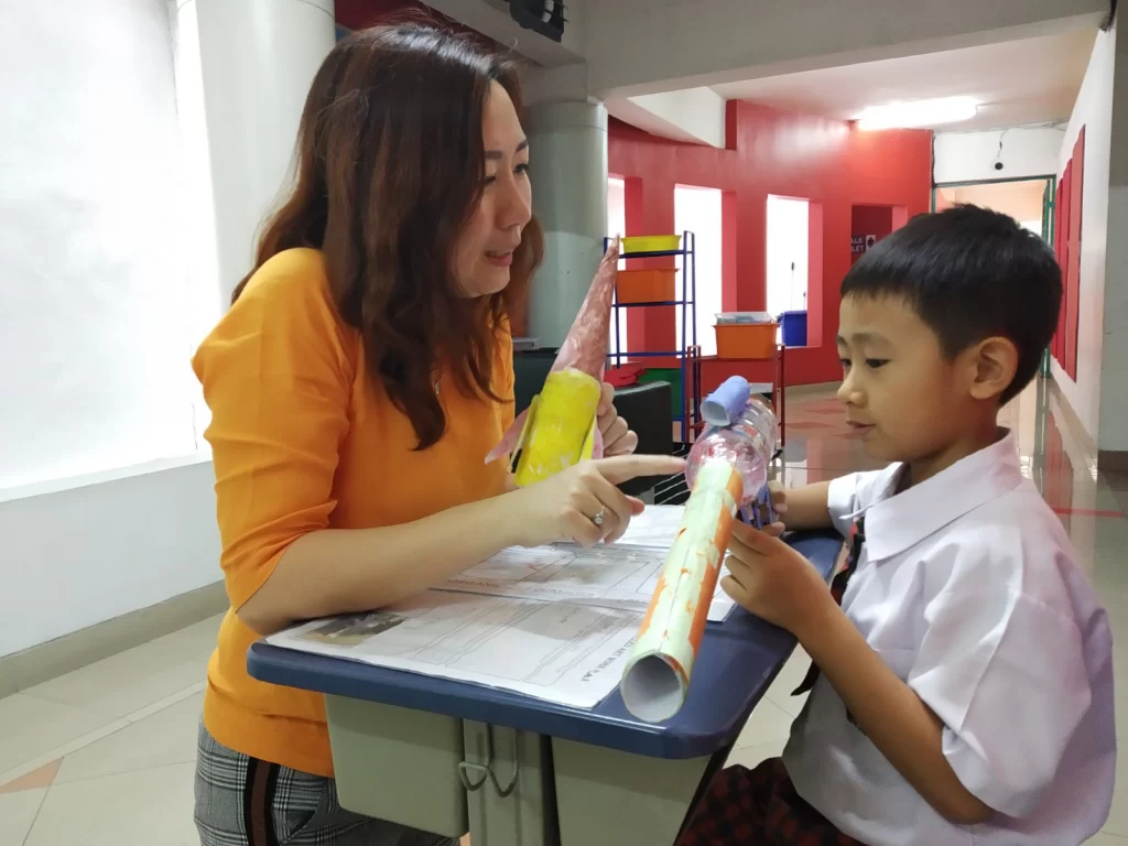 A parent and a student of Sekolah Victory Plus - The leading International Baccalaureate School In Bekasi, Indonesia are practising active listening skill
