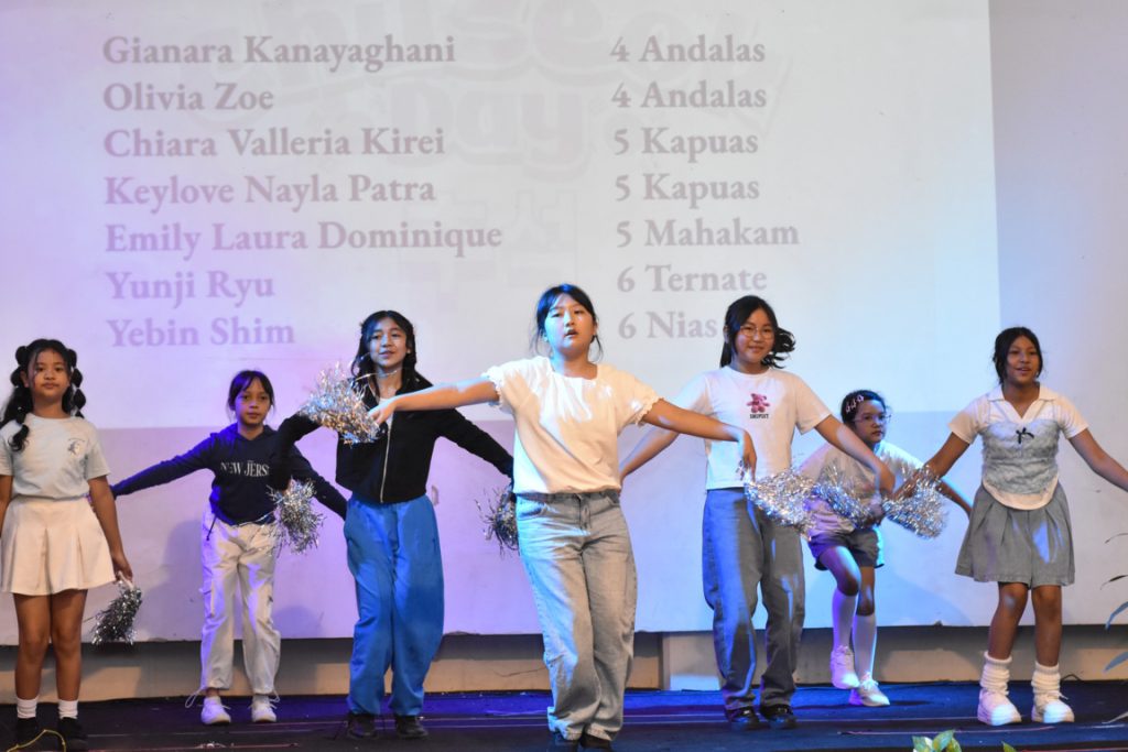 Students from Sekolah Victory Plus’ K-pop club performed at the Chuseok Day celebration.